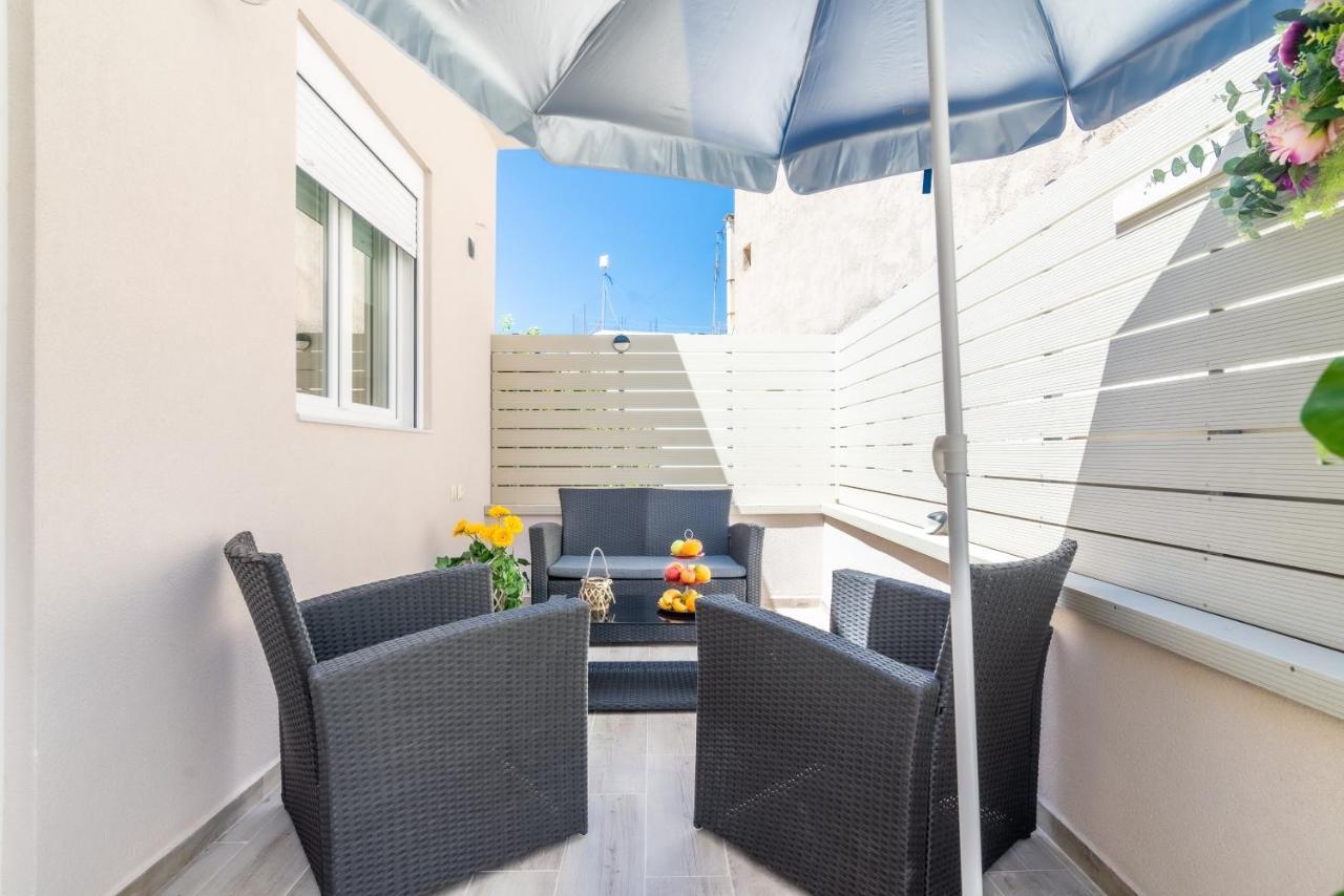 Apartment Sophia's Comfortable With A Private Backyard